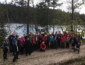 1 juni genomfördes vårvandringen på norra Djurgården, då vi kunde titta på många intressanta och nyttiga växter.