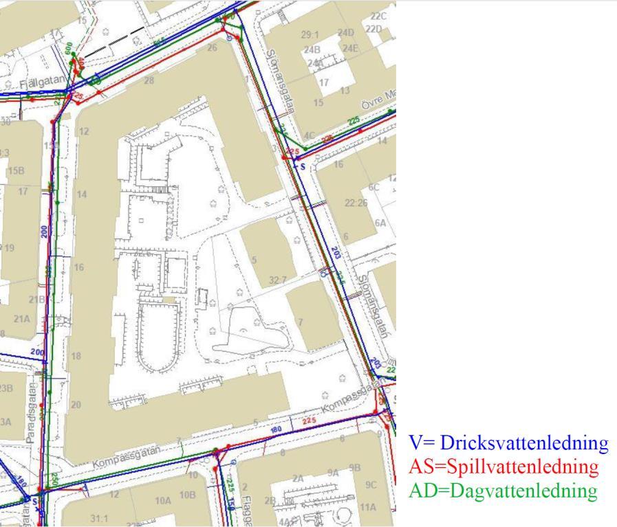 Slottsskogen är det närmaste större grönområdet. Trafik och parkering De omgivande gatorna utom Paradisgatan har dubbelriktad körbana i mitten och trottoarer på båda sidorna.