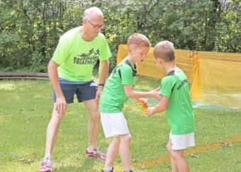 Baumholder - 9 - Ausgabe 27/2019 Triathlon als Zuschauerin mit dabei. Und sie schwärmt: Es ist traumhaft hier.