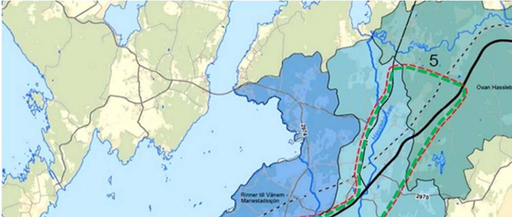 5 Avrinningsområde i anslutning till den norra delen av utredningsområdet. Avledning sker via mindre bäckar, diken och kulverteringar till Friaån för vidare avledning till Vänern. Figur 9.1.