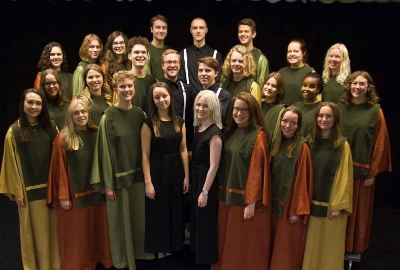 Det är en sångtrio bestående av Lina Grönvall, Alice