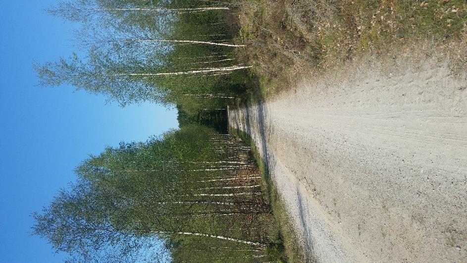 Vi gör korta stopp på vägen, dels för att lyssna till en text och