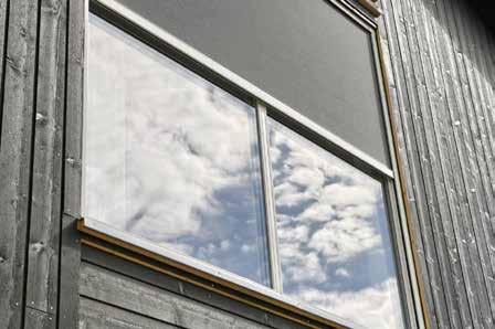 Effektiv och integrerad solavskärmning När du installerar exteriör solavskärmning tillsammans med dina fönster, sparar du mer än bara ställningskostnader i slutändan.