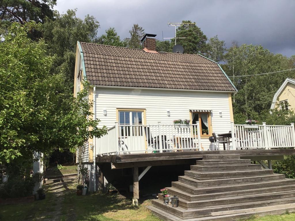 ÖVERLÅTELSEBESIKTNING Säljklar Total med fuktmätning Stockholm, Selmedalsvägen 206 129 41 HÄGERSTEN Enspecta AB Besiktningsdatum 2019-08-20 Objektnr