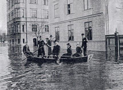Fyrisån svämmar över! År 1900 innebar stora vårflöden.