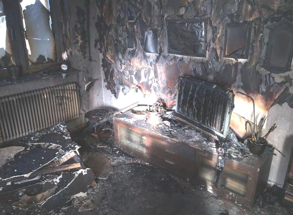 Översiktsbild över vardagsrummet med soffan