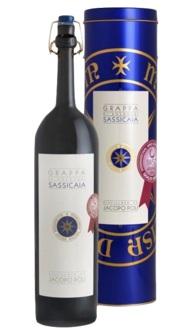 Jacopo Poli Grappa Barili di Sassicaia Systembolagsnummer: 87316 709,00 kr Destilleras av pressrester av Tenuta San Guidos prestigevin Sassicaia från Toscana.