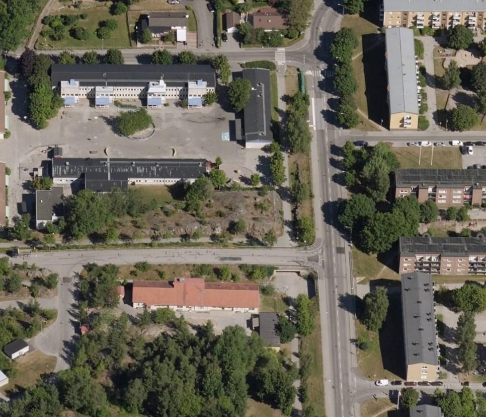 Sida 44 (67) Söderholmsgränd Vårbergsvägen Gångtunnlar som utgår (Stockholms stad). Röd streckad linje markerar område som vägarna avses sänkas.