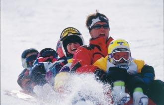 Halvårsrapport 1 september 2000-28 februari 2001 Detta är SälenStjärnan SälenStjärnan är noterat på OM Stockholmsbörsens O-lista.