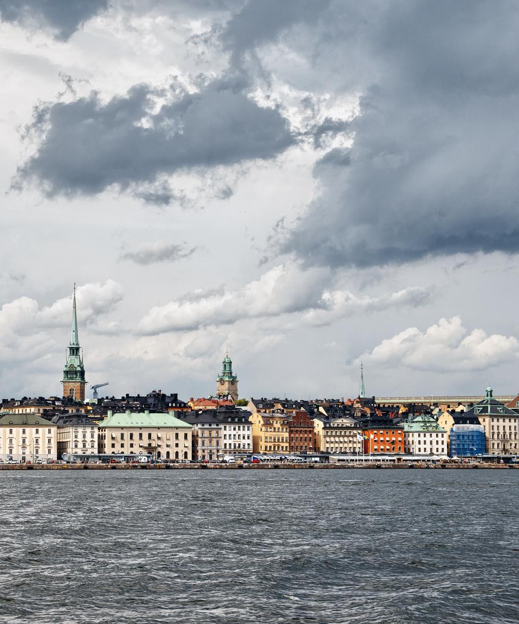 STOCKHOLMS Stockholmsekonomin försvagas. Stockholmsbarometern backar under årets andra kvartal. Näringslivets konfidensindikator försämras, särskilt inom livsmedelshandeln.