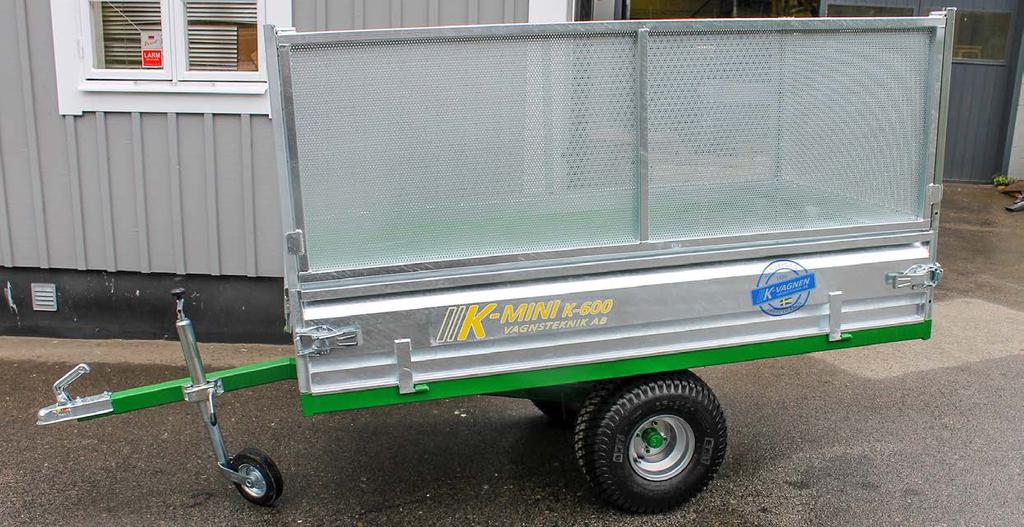 K-VAGNEN MINI K-600M Manuelltippad mindre traktorvagn, lackeras i valfri färg Innermått, flak Plåttjocklek KV-60M 2600 mm 1070 mm 2000 mm x 1000 mm x 300 mm 2 mm Volym 0,6 m 3 Tippvinkel 30