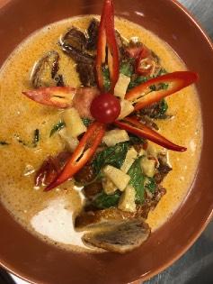 Cocos anka - Paneang ped 169 kr Ankbröst i curry med cocosmjölk, limeblad och chili 15a Sweet & sour anka - pad peaowan pad 169