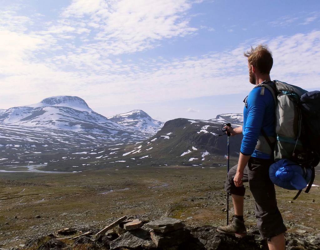Medarbetare, Återköp av egna aktier, Moderbolaget & Årsstämma Medarbetare Antalet medarbetare i koncernen var vid kvartalets slut 640 (597) personer, vilket är en ökning med 43 personer jämfört med