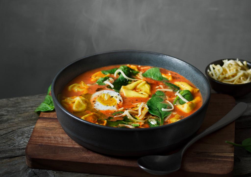 20 R e p t 1 Tomatsoppa med färsk tortelloni och spenat 4 portioner 5 dl vatten 400 g krossade tomater 1