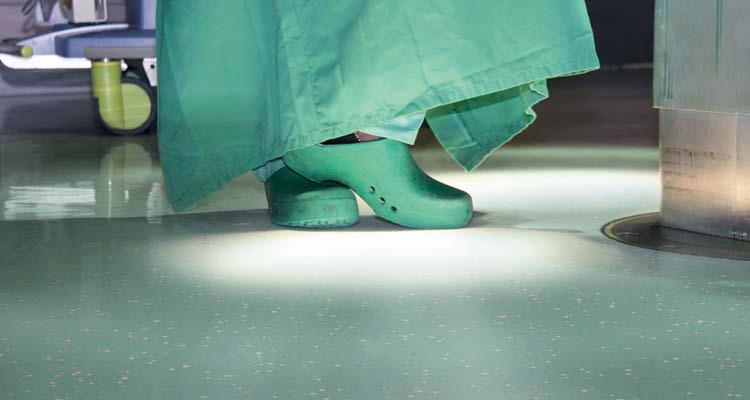 BGU Berufsgenossenschaftliche-Unfall-Klinik, Frankfurt-Seckbach, Germany De komfortabla och slitstarka golvsystemen från nora bidrar till minskad belastningen både för medarbetare och patienter.