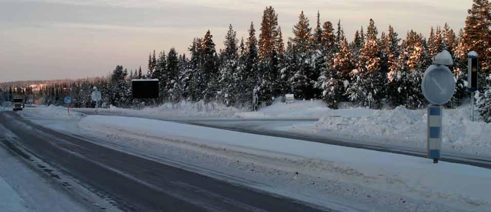Trafiksäkerhet Utdrag ur STRADA, informationssystem för olyckor och skador, visar att det skett 12 olyckor på aktuell vägsträcka mellan 2004 oktober 2011, se figur 3.1-2.