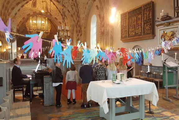Söndagar Vi fortsätter som tidigare när det gäller söndagens gudstjänster. Vi firar mässa/gudstjänst i Björklinge kyrka, i stort sett, alla söndagar kl. 11.00.