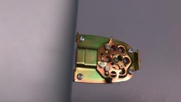 4.2. Förbered dörren och montera Ease Smart Lock 1.