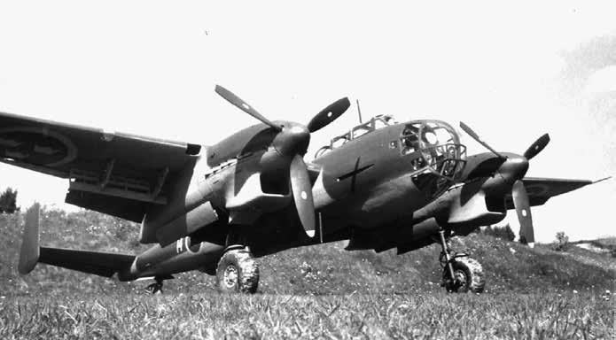 Kungliga Hallands Flygflottilj F14, 1944 1961 Genom försvarsbeslutet 1942, vilken antogs av riksdagen den 17 juni 1942, angav Flygvapnet att nio nya flygflottiljer skulle sättas upp mellan åren 1942