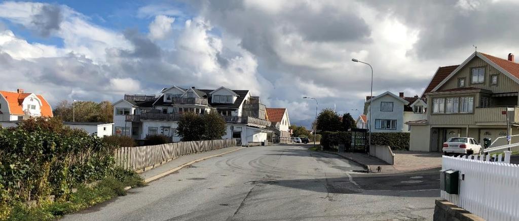 Figur 2. Skarviksvägen med befintlig dagvattenbrunn (Foto från Atkins) 4.