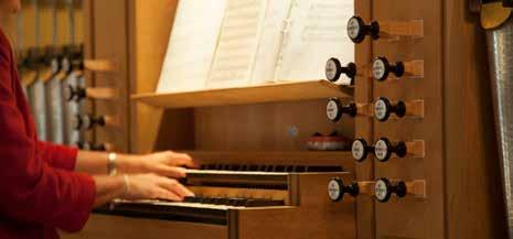 Gudstjänster SÖNDAG 27 MAJ Heliga trefaldighets dag 17:00 Taizémässa. Körsångare och instrumentalister. ONSDAG 30 MAJ 18:30 Mässa. SÖNDAG 3 JUNI Första sön efter trefaldighet 11:00 Gudstjänst.