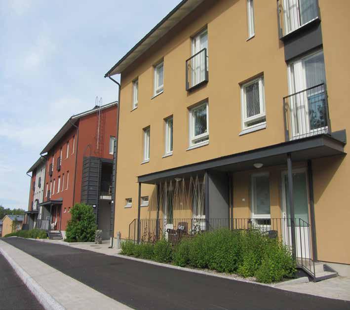 Andelen små bostäder utgör över hälften av bostadsproduktionen Av Esbos bostadsbestånd är 40 procent enrummare och tvårummare (bild 9).