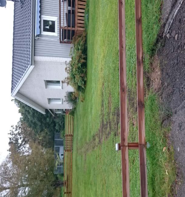 med matjord som har lagts ut och bilden till höger är