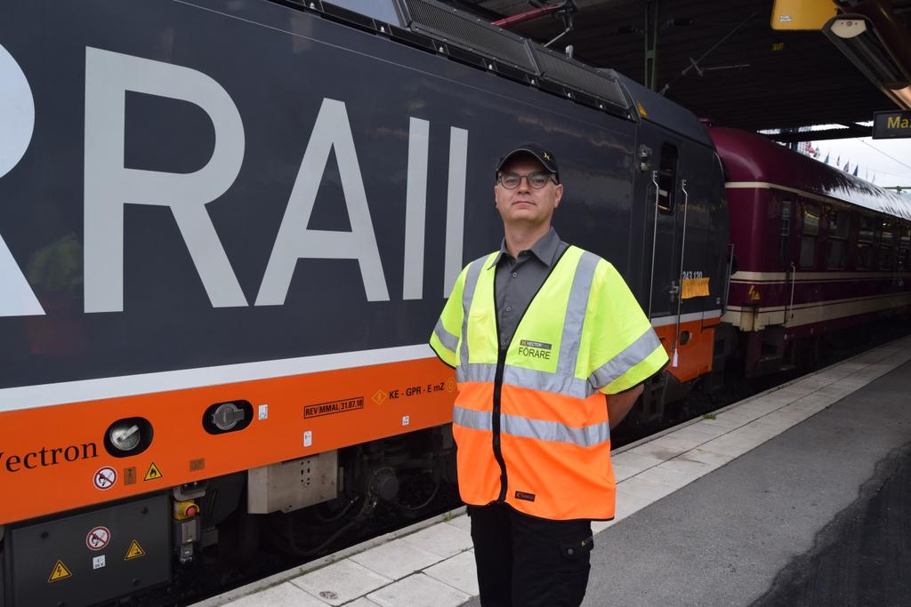 Peter Wolodarski passade på och döpa loket till Rudolf Wall. Han grundande Dagens Nyheter för 155 år sedan och insåg värdet av järnvägens möjligheter.