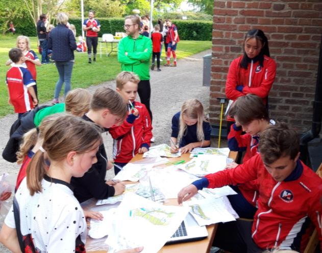 gammal, tränad som otränad. Först på programmet stod poäng-orientering á la Axel Orrhede, Jacob Moberg och Thea Bökman. Kartan som deltagarna erhöll var försedd med 20 numrerade kontrollringar.