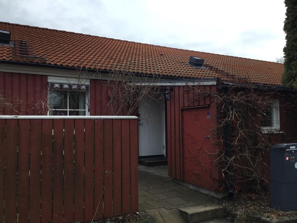 ÖVERLÅTELSEBESIKTNING Säljklar Total med fuktmätning Lidingö, Ängsklockevägen 55 181 57 LIDINGÖ Enspecta AB Besiktningsdatum 2019-02-19 Objektnr