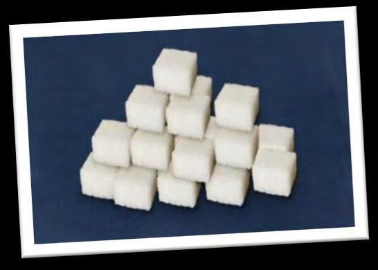 När du genomför sockerutställningen så ställer du de mer hälsosamma alternativen bredvid de produkter som innehåller mer tillsatt socker.
