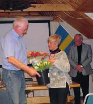 ÅRSMÖTET Diplom till Anna