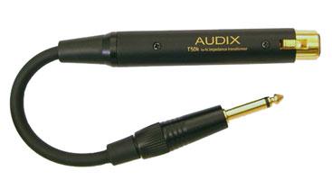 I den andra änden finns en mini XLR hane så att kablen kan skarvas vidare. Fäste med 3/8" stativgänga ingår. Lämpligt golvstativ typ K&M232B 165-3460 MICROBOOM-50 mik.