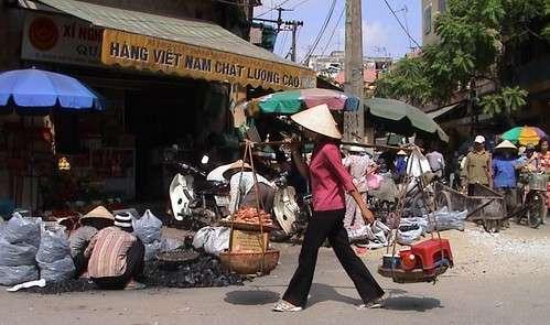 Vietnam och Laos Efter varje dag framgår vilket hotell samt vilka måltider som är inkluderade i resans pris.