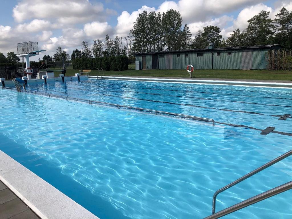 Bassäng nr 8. Kvällen närmar sig så vi åker tillbaka ett antal kilometer för att sova på ort som också har en 25m utepool. Här hade Värmland träningsläger för oss ungdomar såväl 1964 som 65.