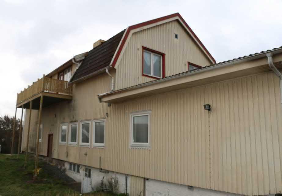 Fasad mot norr. FASAD MOT NORR Fasaden utgör baksida på skolbyggnaden.