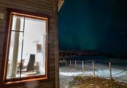 Du kommer att få en personlig kontakt som hjälper dig med din bokning av flygbiljett som passar in med fotoresans olika hålltider.