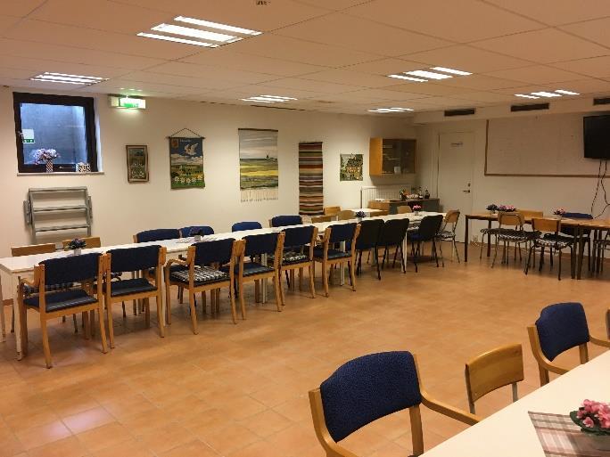 Outnyttjad är också den fd pastorsexpeditionen som inrymmer kontorslokaler/rumsindelade ytor. I markplan finns också en mindre lokal som hyrs ut som lager.