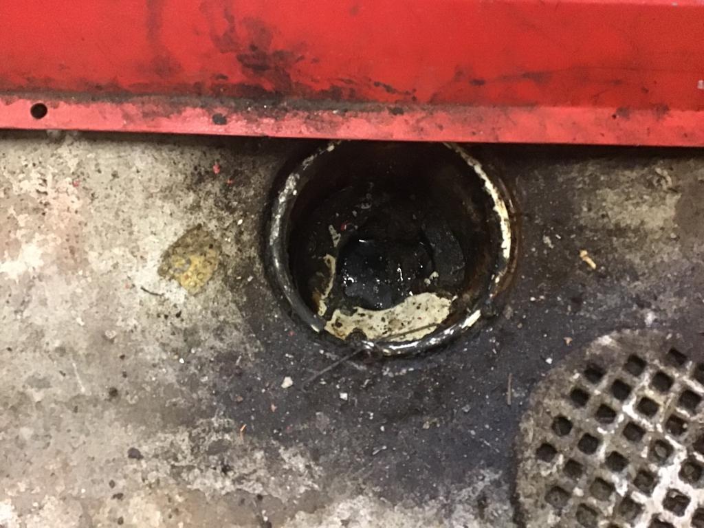 KONTROLL AV VATTEN OCH AVLOPP Okulär kontroll Utförande vatten Kommunalt vatten Typ av avlopp Kommunalt avlopp Årtal Original Notering Vidbyggd del, Garage Då