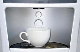 5. DRIFT; Bryggning av kaffe mm. i kopp Future Bryggning av kaffe i kopp, mm. 1. Placera en kopp i centrum på kopphyllan. 1. 2. Styrkan på drycken är standardinställd.