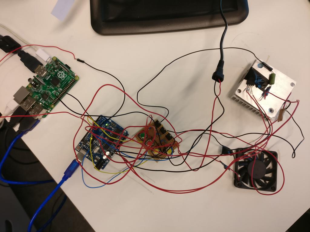 5.8.2 Testbed Figure 19: The testbed used to test the system. The final hardware for testing the system can be seen in figure 19. As can be seen in the picture buttons were added for testing purposes.