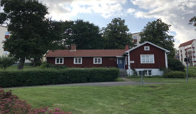Alla kan vara med, Vår lokal Norra Bergvägen 21 Vi är ett gäng, som på dagtid vardagar någon dag i månaden åker till Hökaberg och jobbar. Inga stora krav.