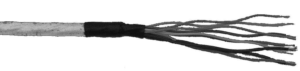 Sprid de andra trådarna mot utsidan av kabeln. Tvinna samman skärmavledningstrådarna. 5. Skjut den 75 mm (3 in.) långa krympslangen över skärmavledningstrådarna.