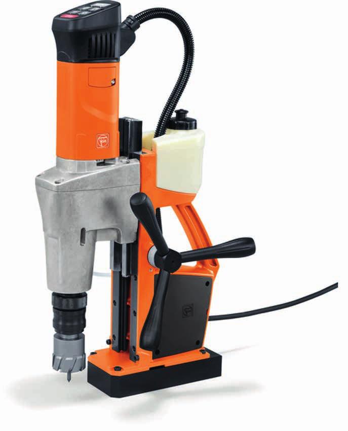 Magnetborrmaskin AKBU 35 PMQ 18V HP Batteridriven 15500:- Magnetborrmaskin 9000 35 50 18 12,8 AKBU 35 PMQ Liten 1-växlad sladdlös allroundmagnetkärnborrmaskin med stor slaglängd med höger-/