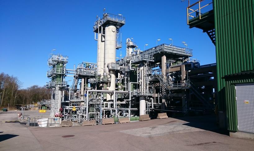 RME-fabriken i Stenungsund En av världens mest moderna och effektiva Maxkapacitet 160 kton/år Esterfip-H förestring under högt tryck och temperatur med fast katalysator Biodrivmedel av rätt kvalitet