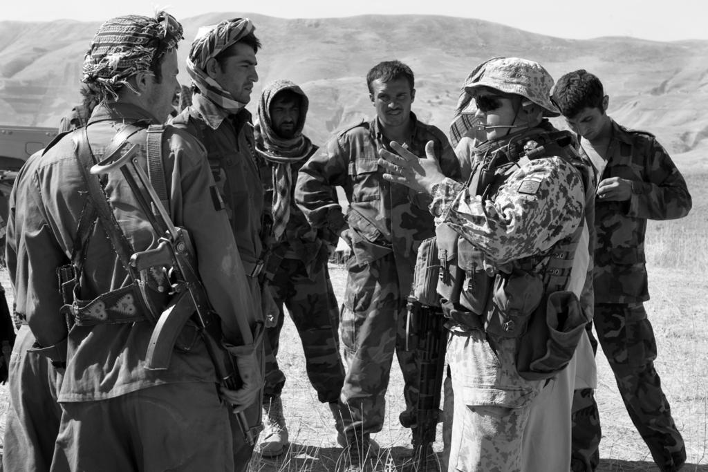 NR 1 januari/mars 2010 Foto: Suomalainen Kriisinhallintajoukko Afganistanissa/ Finnish Crises Management Troop in Afghanistan.