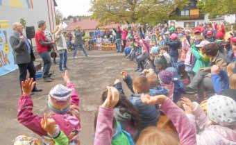 Baumholder - 8 - Ausgabe 23/2019 Mettweiler Förderverein der Freiwilligen Feuerwehr und Sportverein Mettweiler Gemeinsames Picknick Am 20.
