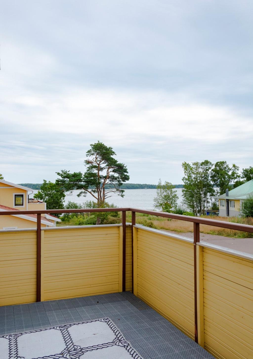 4 rum & kök vid Skolstigen 16 i Mariehamn Utgångspris: 235 000 Trivsam lägenhet i två våningar om