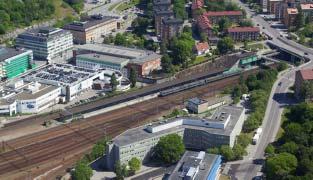 Figur 3 Solna station Det förekommer att personer genar över spår vid Solna station och vid Ulriksdals station på sträckan mellan Tomteboda och Silverdal.