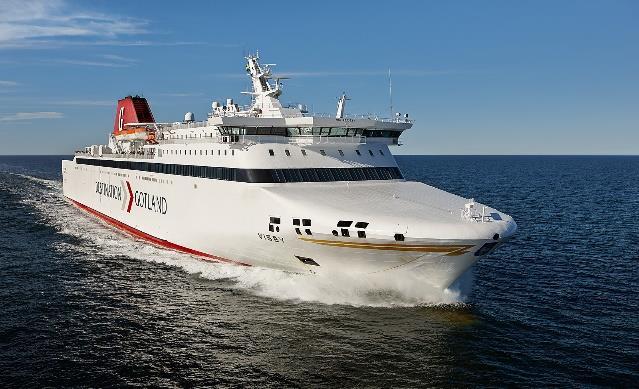 passagerare och ca 140 personbilar Fartyget